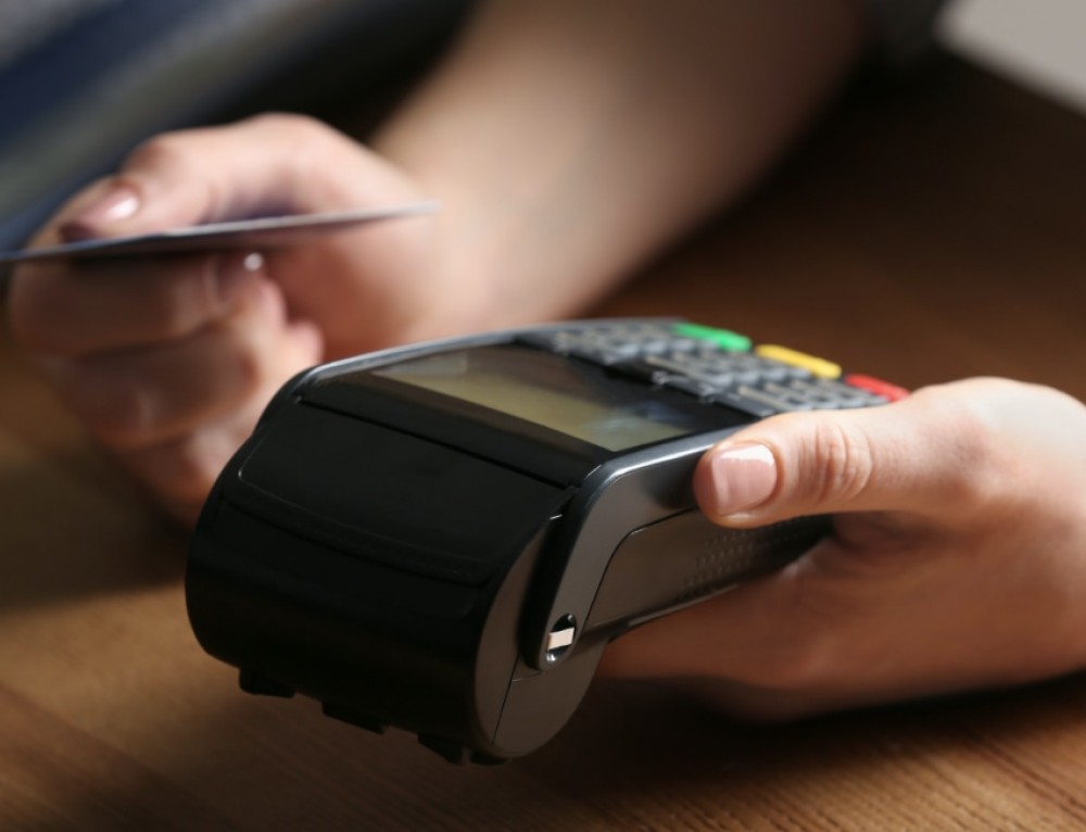 Eftpos vs debit card what are the differences?