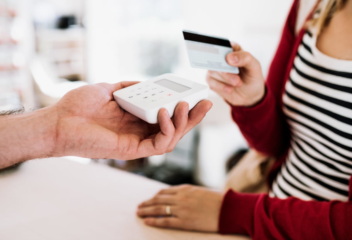 SumUp Air accepting contactless card SumUp Air contactless card