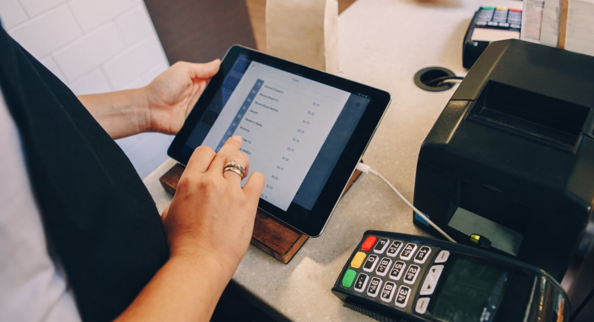 iPad POS with payment terminal iPad POS with payment terminal