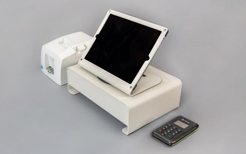 Shopify reader with iPad touchscreen, cash drawer and receipt printer