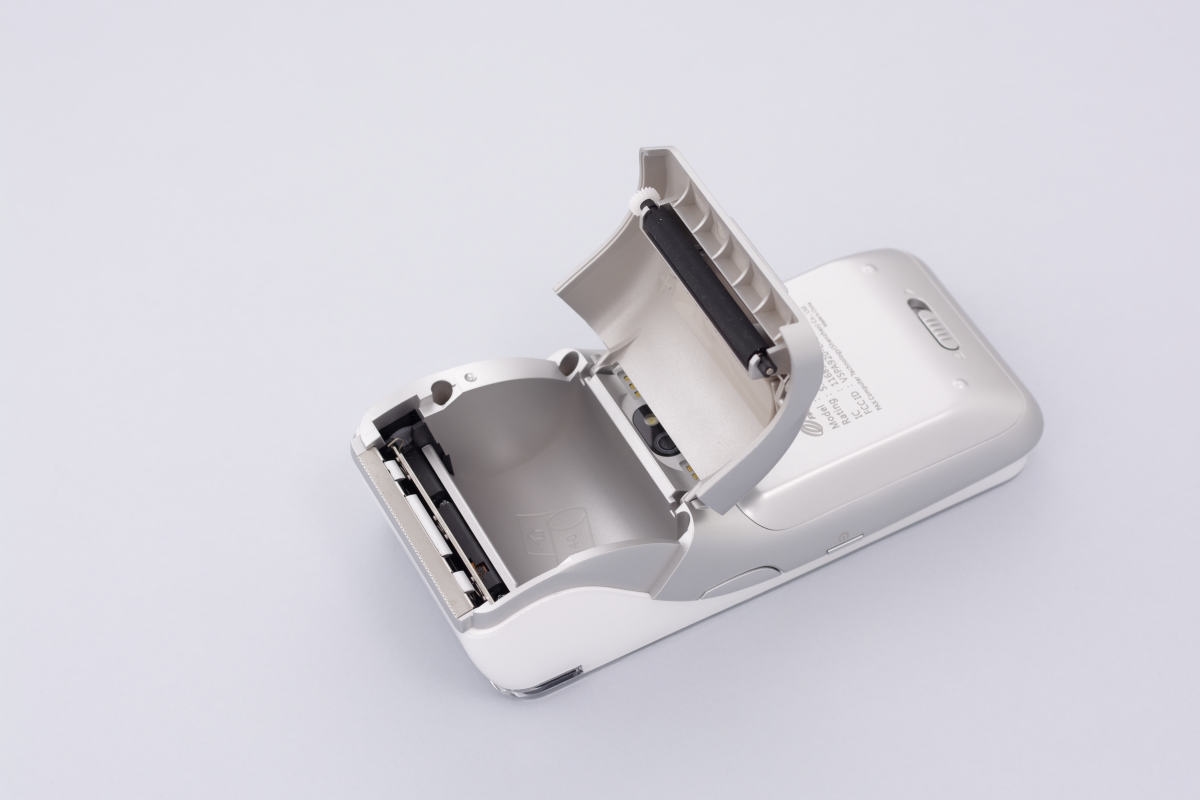 PAX A920 receipt roll compartment
