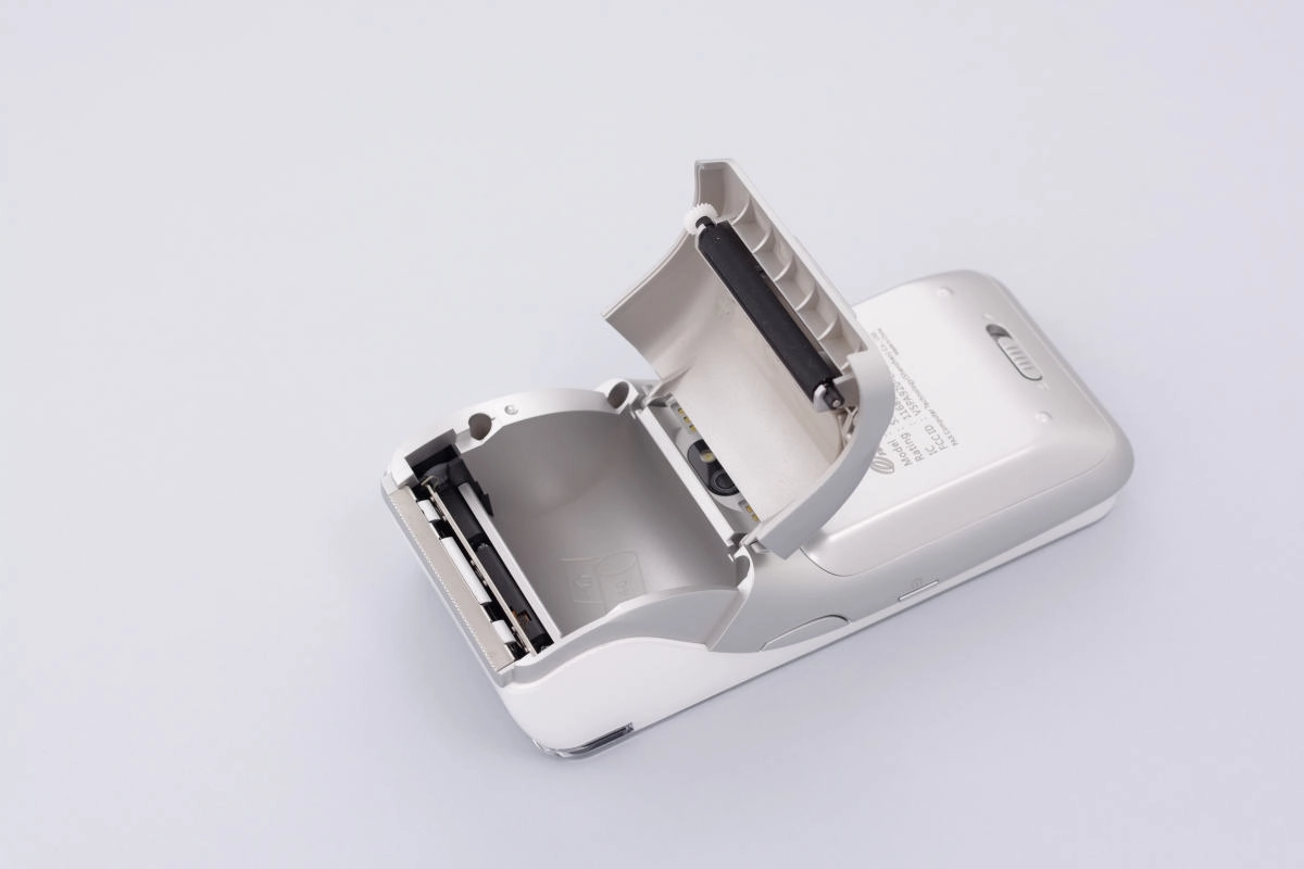PAX A920 receipt roll compartment