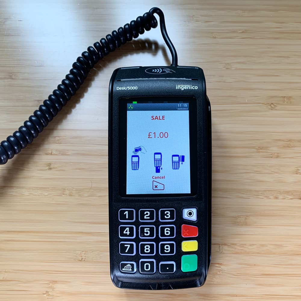 Payment options shown on the Ingenico Desk 5000 screen Ingenico Desk 5000 card machine