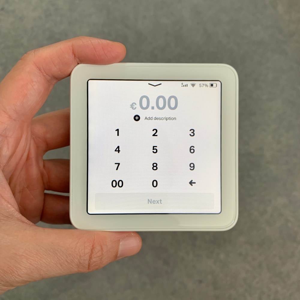 SumUp Solo – main screen SumUp Solo payment amount screen