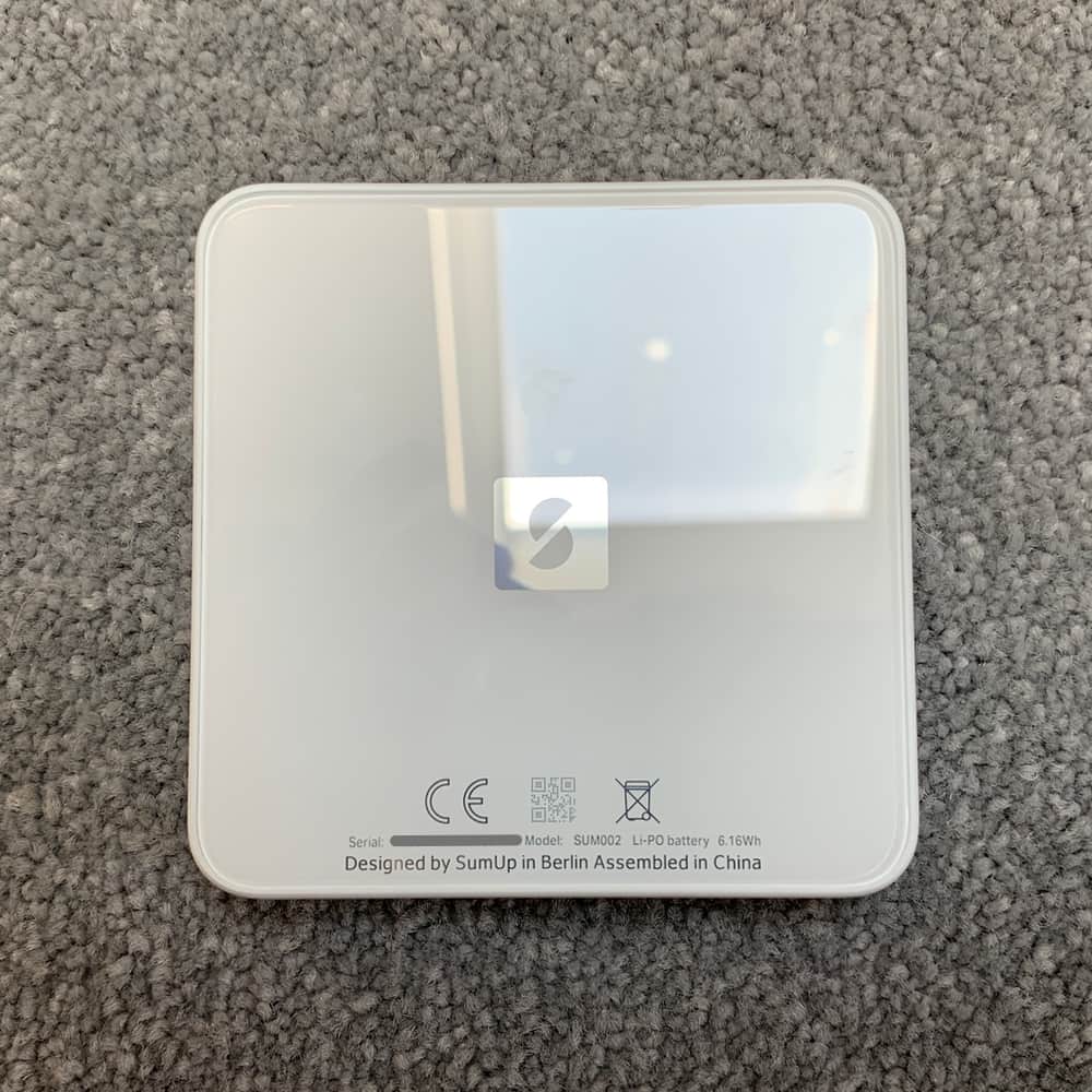 SumUp Solo has a glass backside SumUp Solo back