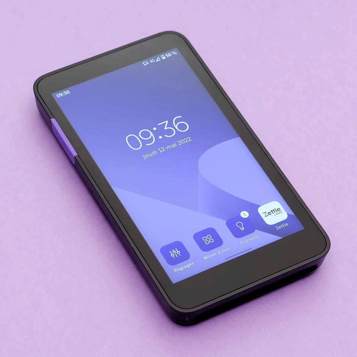 Zettle Terminal looks like a smartphone Zettle Terminal on purple background
