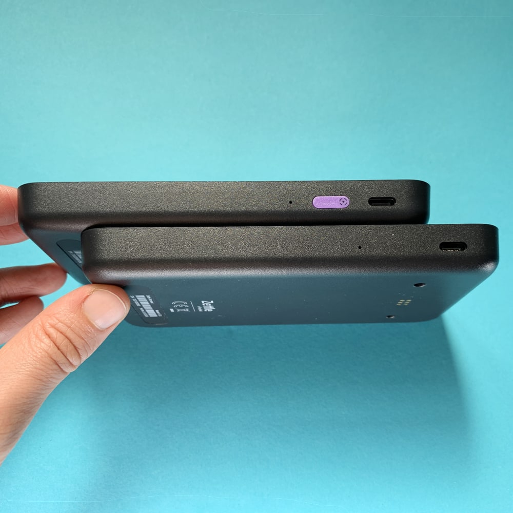 Zettle Terminals with and without barcode scanner Zettle Terminals side by side