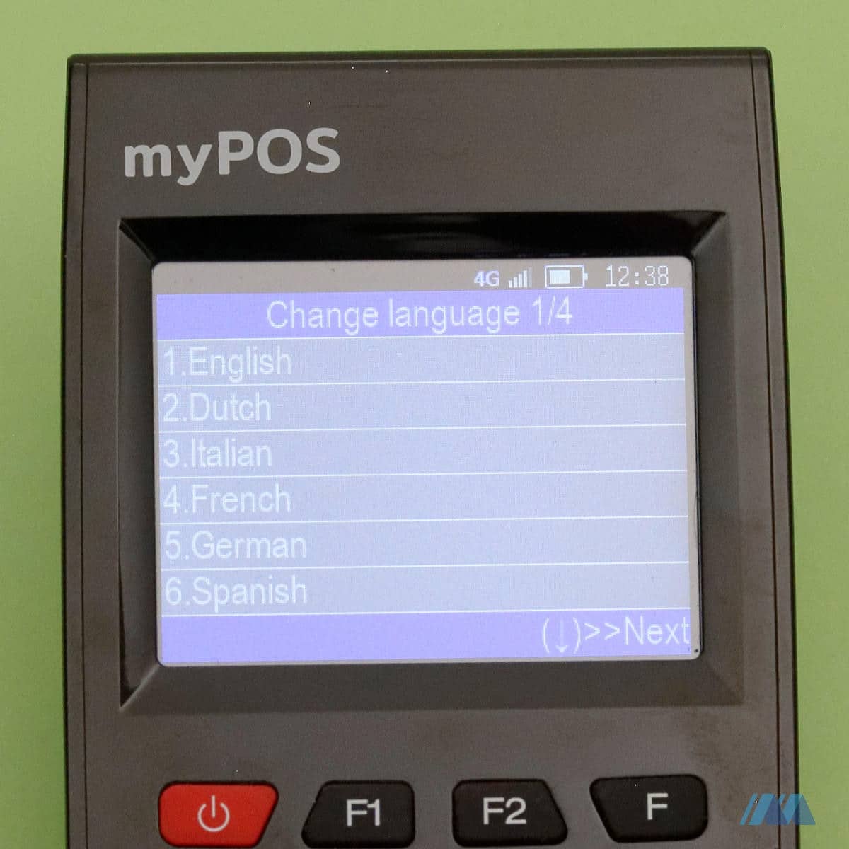myPOS Go’s display can be switched to another language myPOS Go language menu