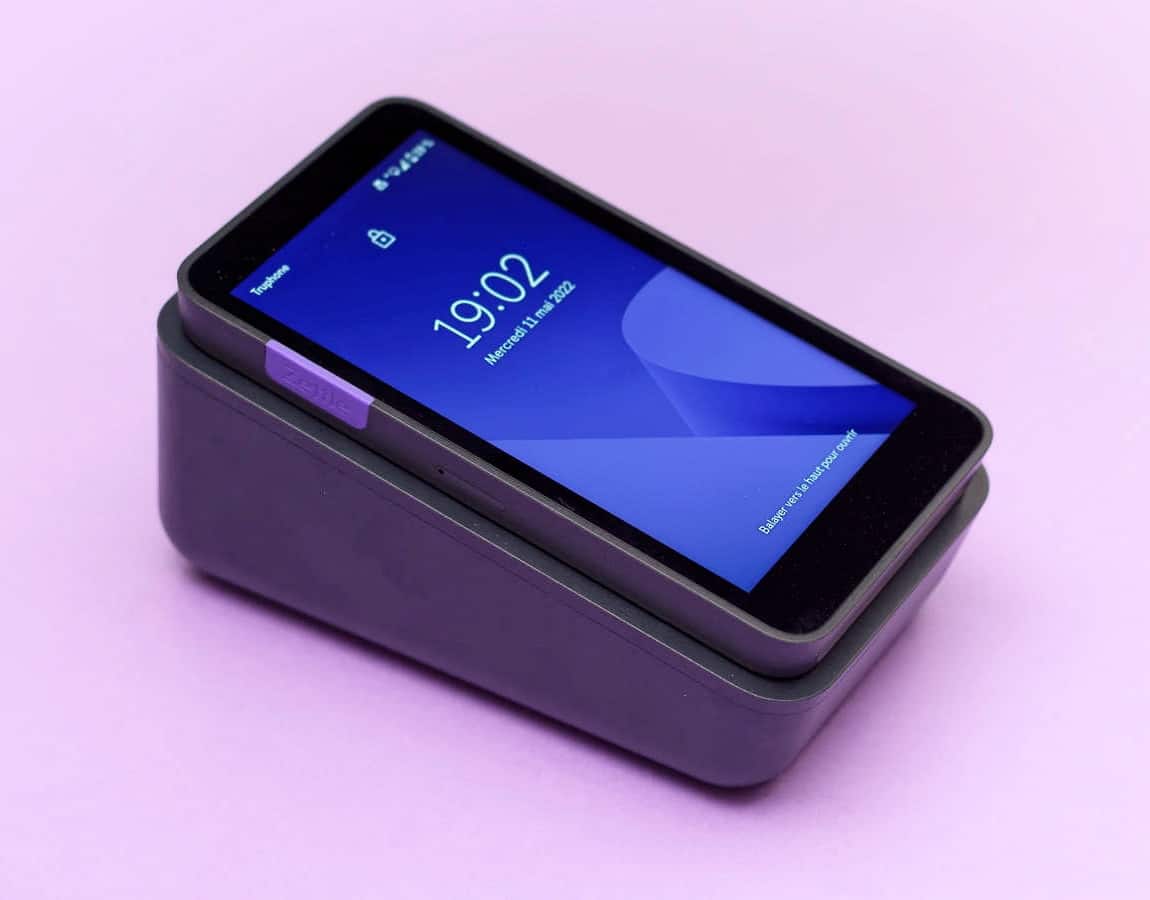 Zettle Terminal situated it its printing Dock Zettle Terminal in a dock