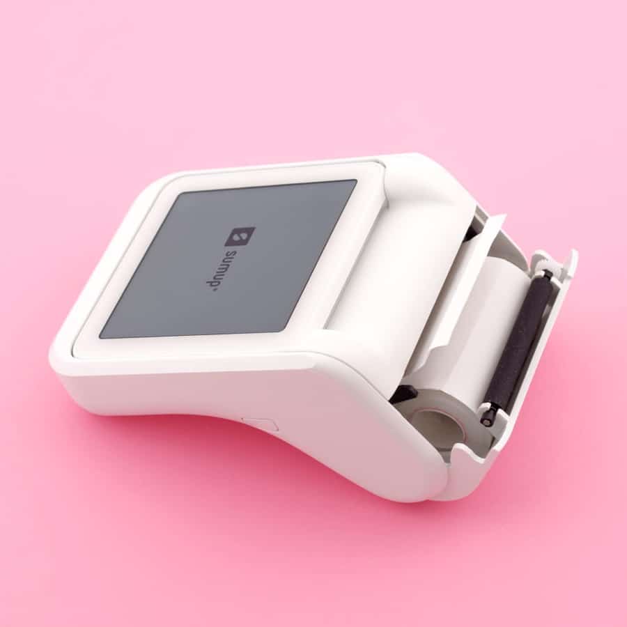SumUp Solo has its own specially designed receipt printer SumUp Solo in its printer dock with an open paper roll compartment