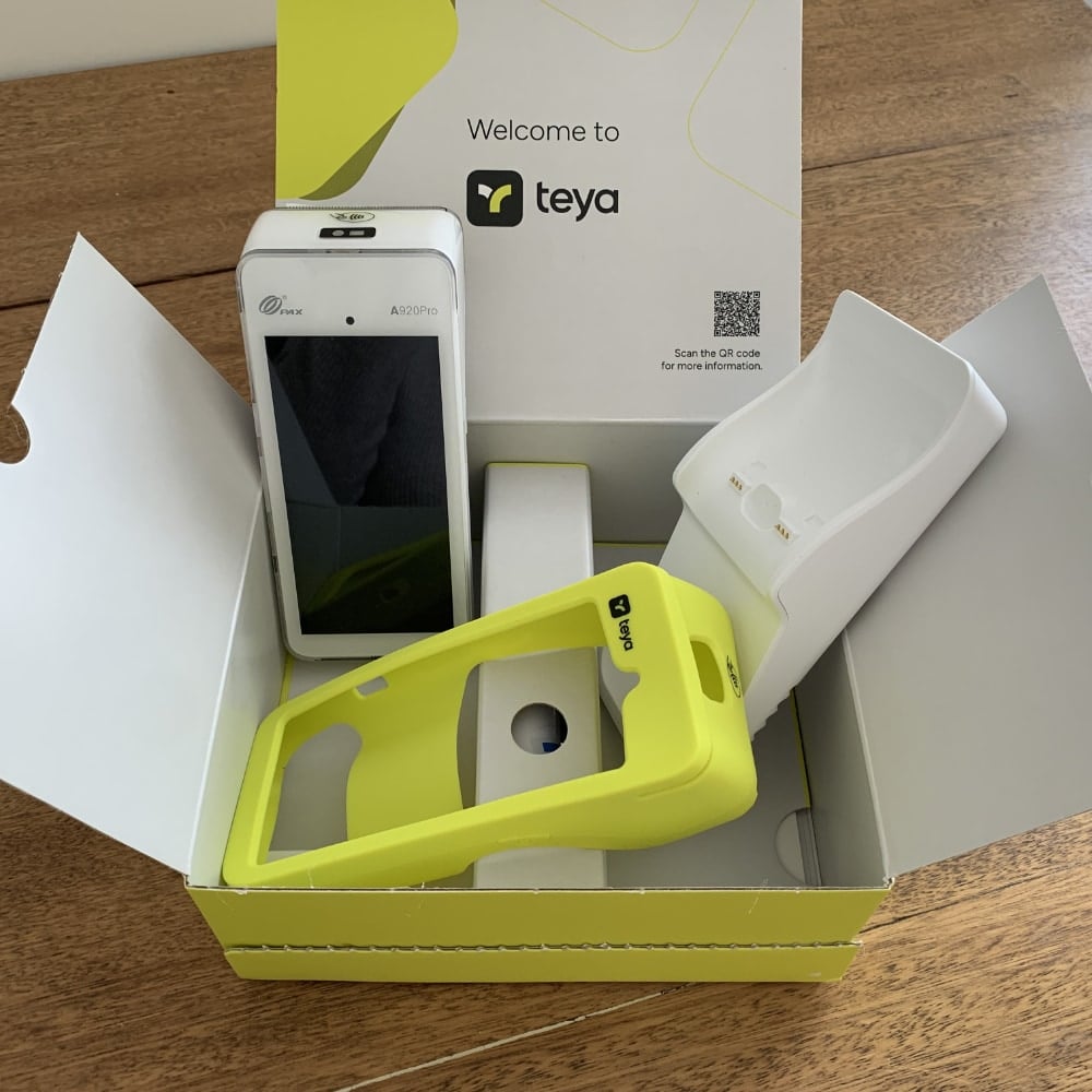 Teya card terminal during our unboxing Teya card terminal and accessories in its opened box