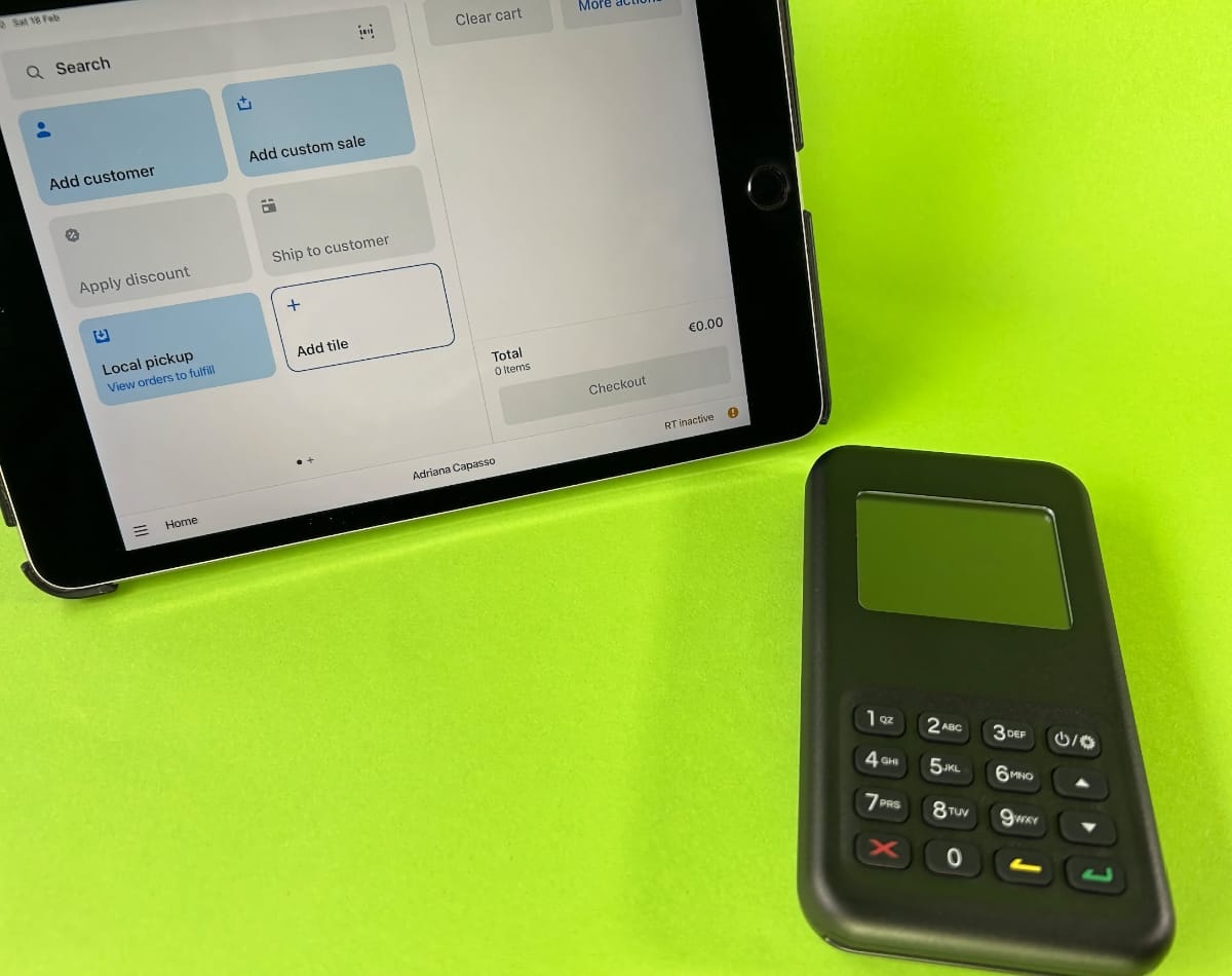 Shopify WisePad 3 with the iPad POS app Shopify card reader with POS app on iPad