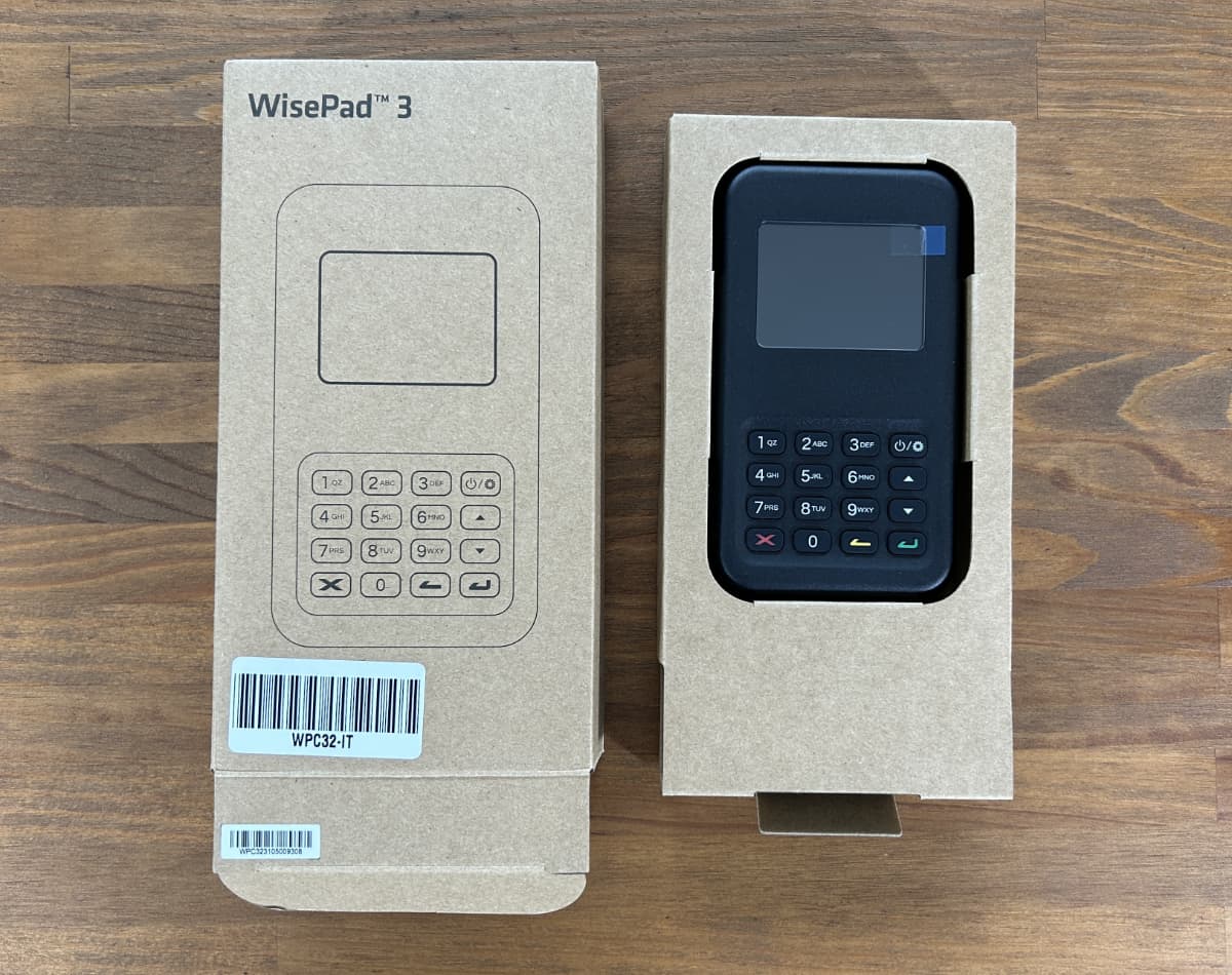 WisePad 3 comes in sensible cardboard packaging WisePad 3 card reader packaging